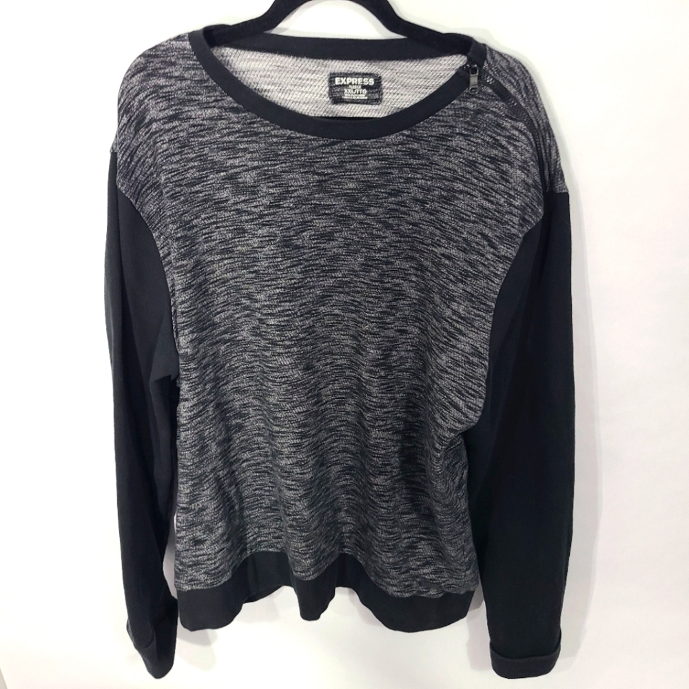 Express Size XXL Sweatshirt Black Gray Long Sleeve Zipper on Shoulder Comfy